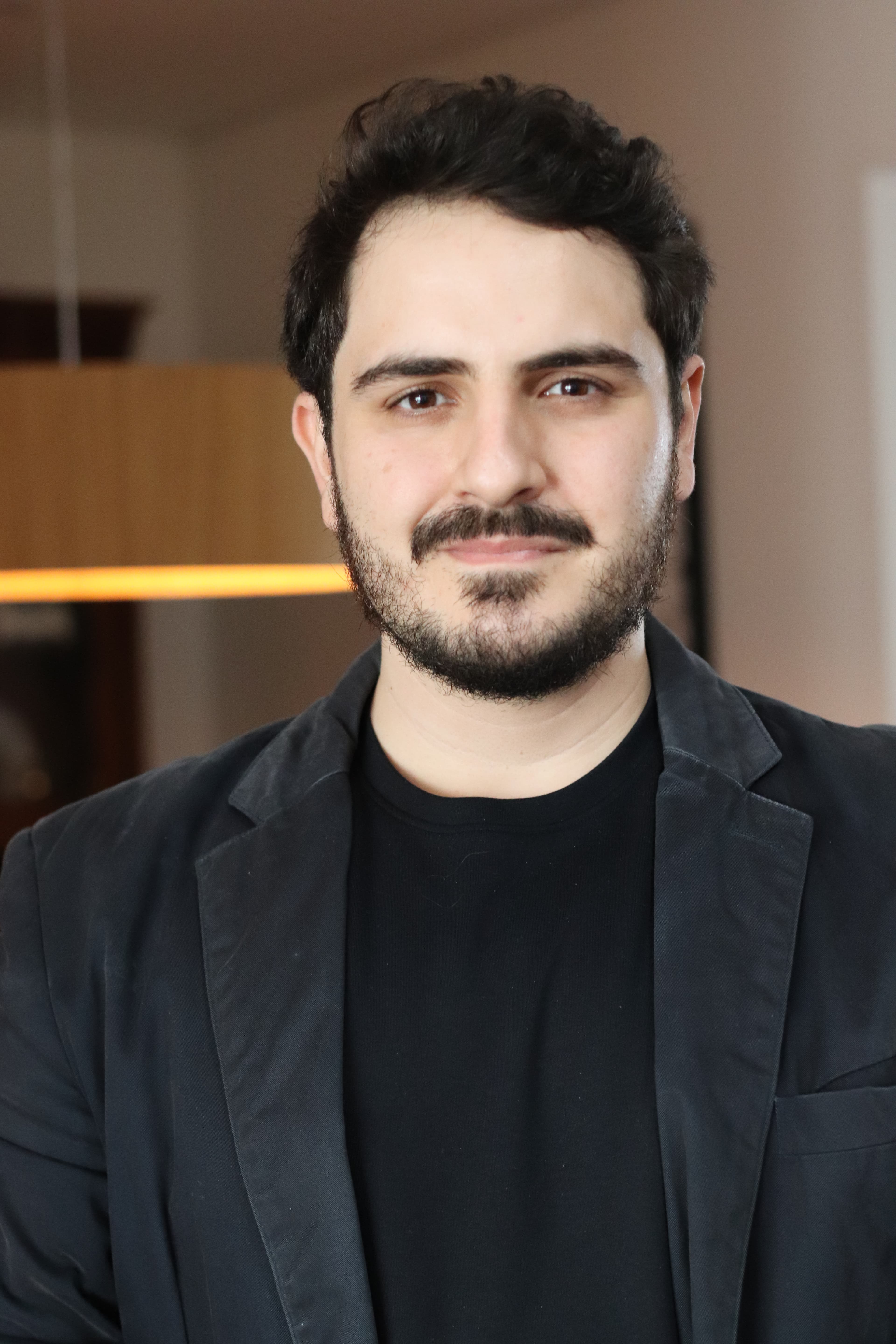 Dr. Lucas Ferraz, neurologista